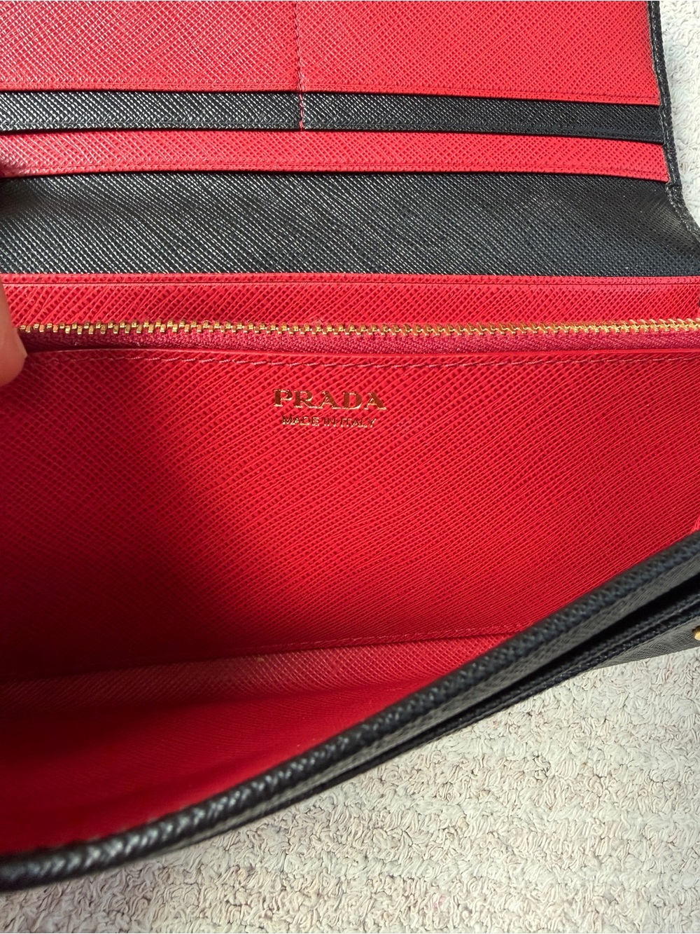 Prada Black and Red Saffiano Leather Wallet NWOT - Picture 12 of 16